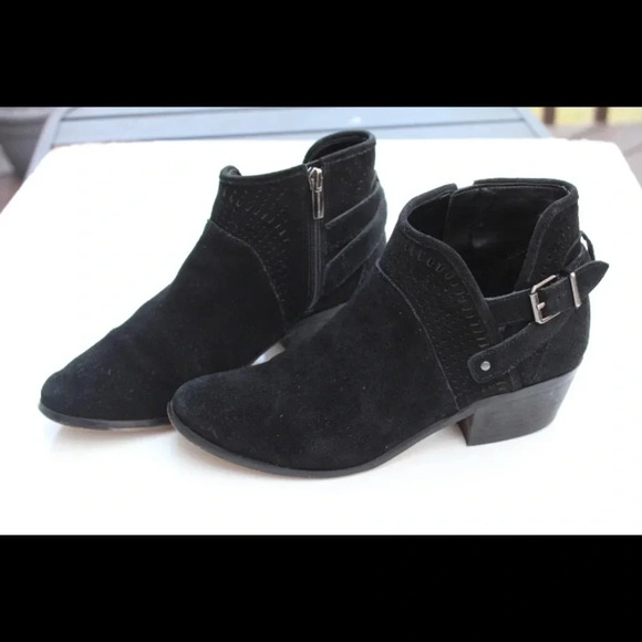 Vince Camuto ankle boots - Picture 2 of 13